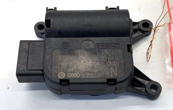 Volkswagen Golf Plus Air flap motor/actuator 3C0907511QN