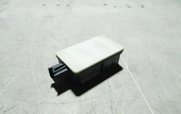 Volvo C30 Door central lock control unit/module 31252983