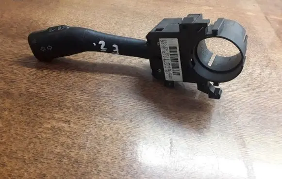 Volkswagen PASSAT B5 Indicator stalk 202852ATW