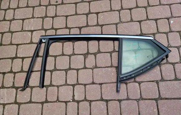 Opel Astra K Rear windscreen/windshield window 