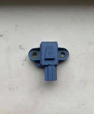 Volkswagen Golf V Airbag deployment crash/impact sensor 1K0955557A