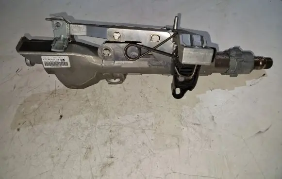 Mercedes-Benz CLS C219 Steering wheel axle A2114604116