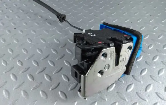 KIA Ceed Rear door lock 81420A2400