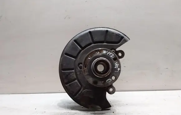 Audi Q3 8U Front wheel hub