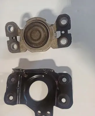 Volvo S80 Engine mount vacuum valve 6G927M121