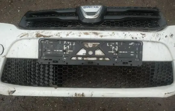 Dacia Sandero Front bumper lower grill