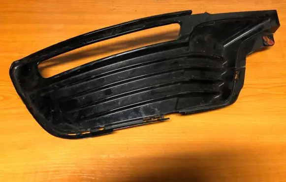 Renault Megane III Front bumper lower grill 622541281R