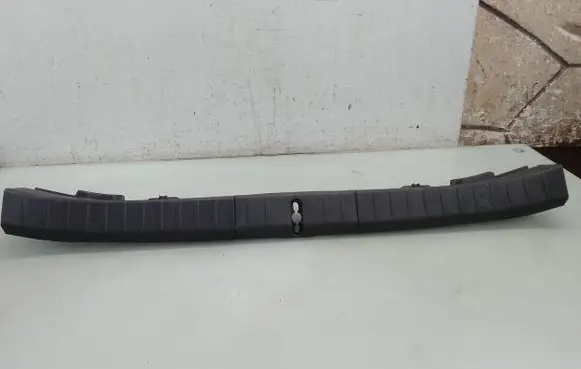 Toyota Prius (NHW20) Trunk/boot sill cover protection 6471647010