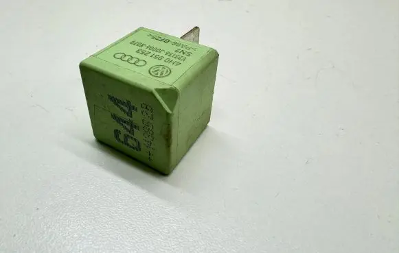 Audi A6 S6 C6 4F Other relay 4H0951253 V23136J0006X079