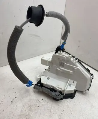 Audi Q2 - Rear door lock 4G0839015J