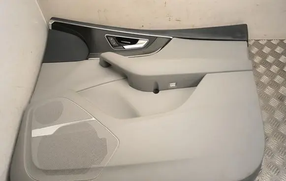 Audi Q7 4M Front door card panel trim 4M1868018