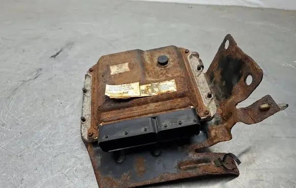 Opel Astra H Engine control unit/module 55571776