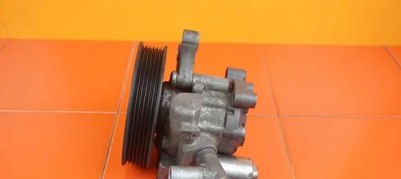 Mercedes-Benz C AMG W204 Power steering pump A0064667501 271820