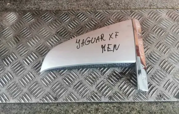 Jaguar XF Fender grill CX23280B11A