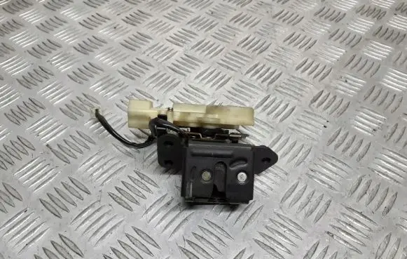 Mazda 323 F Tailgate/trunk/boot lock/catch/latch