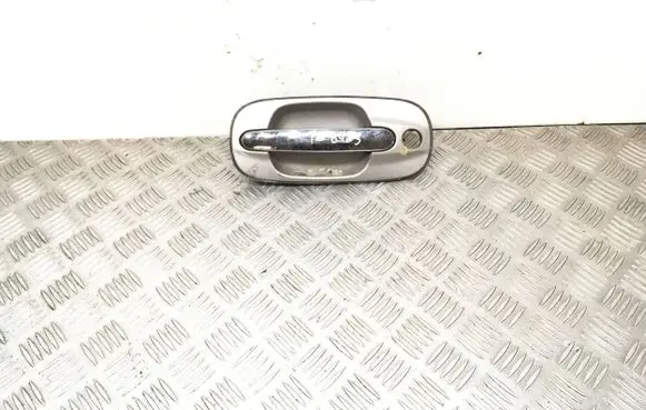 Hyundai Trajet Front door exterior handle 826503A01