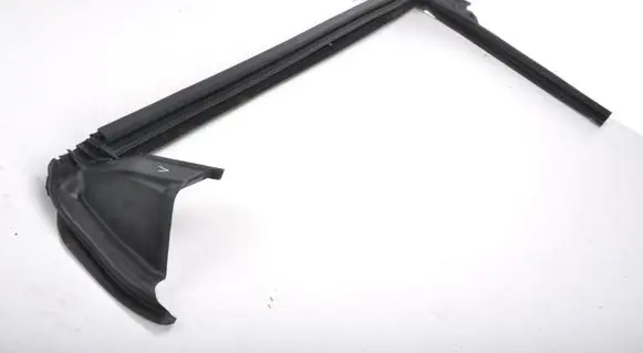 Mercedes-Benz AMG GT R190 C190 Rubber seal front door window/glass 