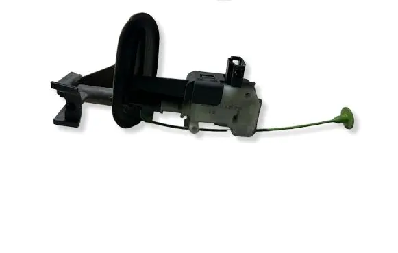 Volvo XC70 Fuel tank cap lock 86113136