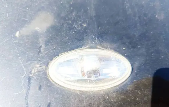Peugeot 4007 Front fender indicator light 