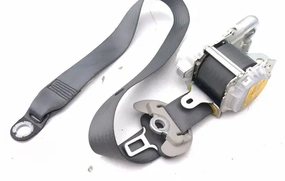 Toyota Prius (XW30) Front seatbelt 7W3630P 214726
