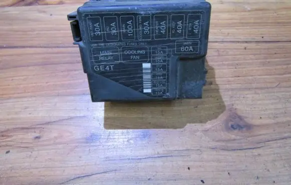 Mazda 626 Fuse box set 72543034