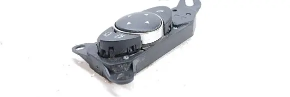Wing mirror switch