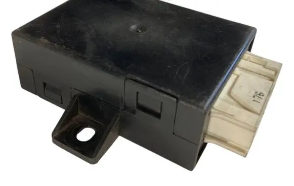 BMW 7 E38 Steering rack control module 8352494 61358352494