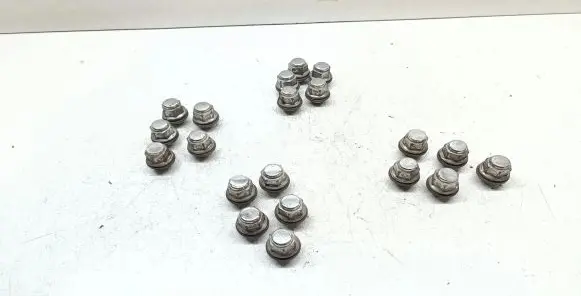 Toyota Prius (XW20) Nuts/bolts 