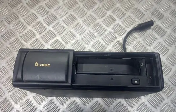 Audi A6 S6 C5 4B CD/DVD changer 4B0035111 CXCA1720A