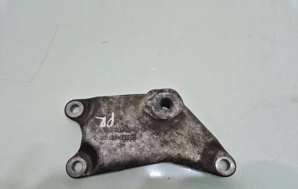 Mercedes-Benz B W245 Gearbox mounting bracket A1692420301