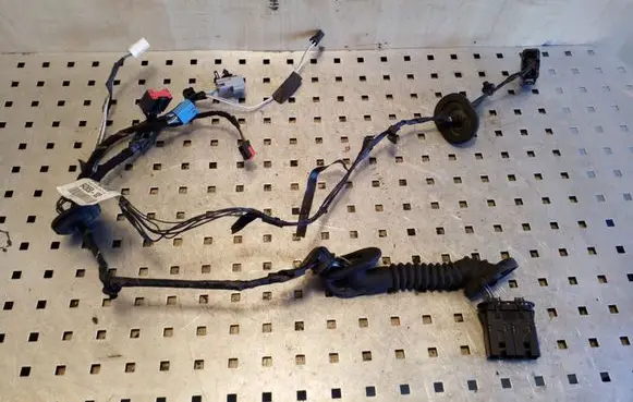 Ford Kuga I Front door wiring loom 8V4T14K138