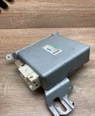 Toyota Avensis T270 Power steering control unit/module 8965005100 2250000790