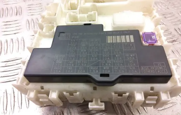Suzuki SX4 S-Cross Fuse module FA100195