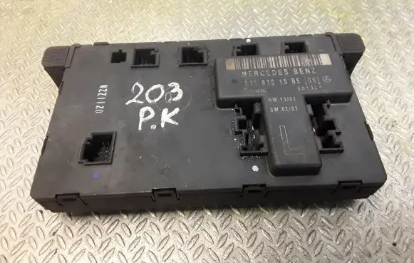 Mercedes-Benz C W203 Door control unit/module 2038201585 A2038201585
