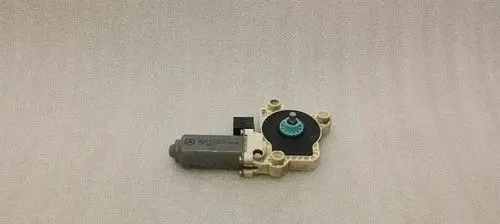 Mercedes-Benz E W211 Front door window regulator motor A2118202342
