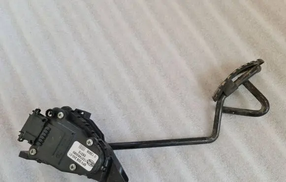 Peugeot Boxer Accelerator throttle pedal 1337493080 6PV00824501 09315