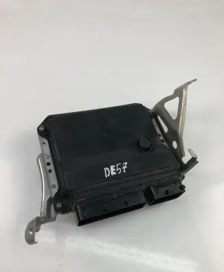 Toyota Avensis Verso Engine control unit/module ECU 896610F320