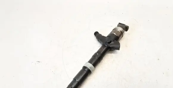 Toyota Corolla Verso AR10 Fuel injector 236700G010