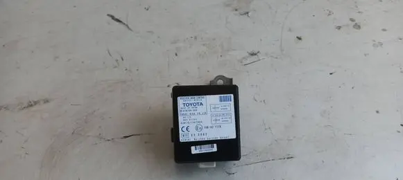 Toyota Corolla Verso AR10 Door control unit/module 897410F010 61B168000 10R021776