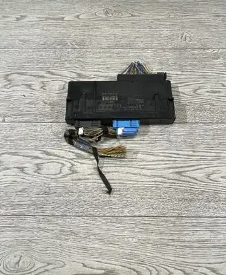 BMW 3 E90 E91 Comfort/convenience module 9187536 10681810 9187535