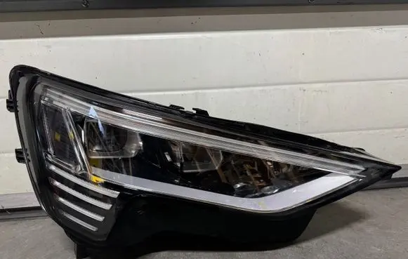 Audi e-tron Headlight/headlamp 4KE941040 020111023400 030111023400
