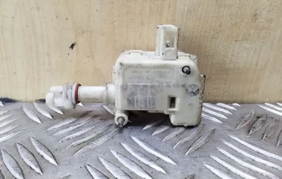 Fuel tank cap lock motor