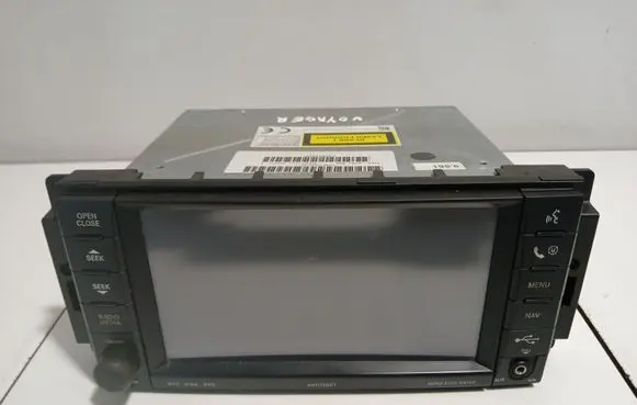 Chrysler Grand Voyager V Radio/CD/DVD/GPS head unit P05064402AI