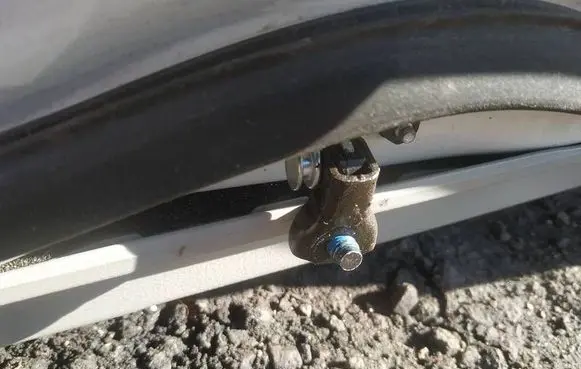 Lexus RX 300 Rear door check strap stopper
