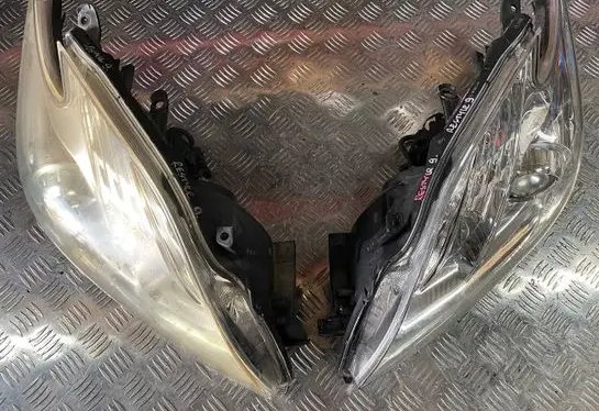 Toyota Prius (XW30) Headlights/headlamps set PRIUSXW30 SUDU8867189