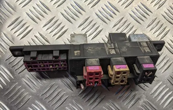 Audi A3 S3 8L Fuse box set 8L0941822