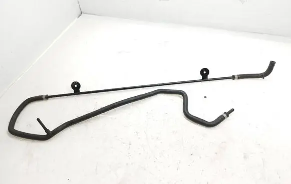Volkswagen Touareg II Engine coolant pipe/hose 7P6122447R KAA127589