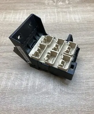 Toyota Corolla Verso AR10 Fuse box set 8273405020