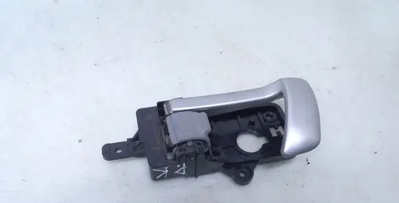 Hyundai Santa Fe Front door interior handle 82613CM000