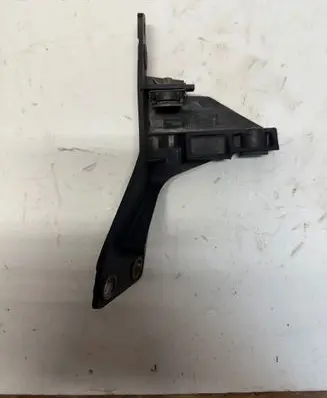 Audi A4 S4 B7 8E 8H Front bumper mounting bracket 8E0805363